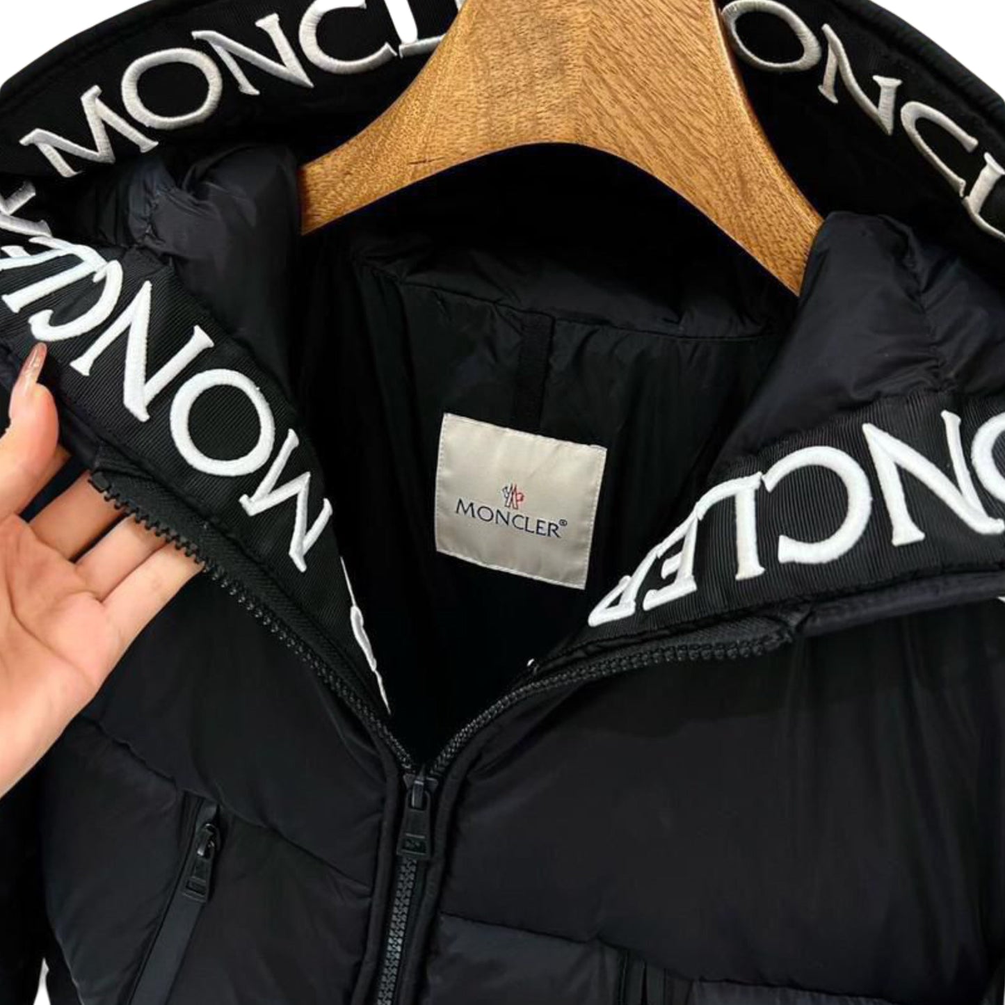 Men's Black Hooded Puffer Jacket - Stylish Insulated Coat with Logo Lining